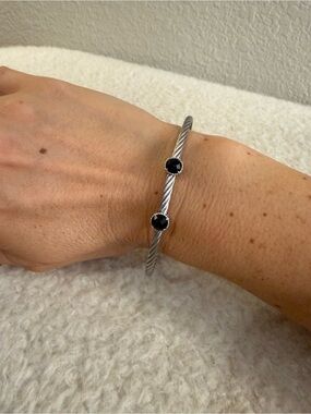 Alor 2 Station Cable Bangle Bracelet with Faceted Onyx Stainless Steel